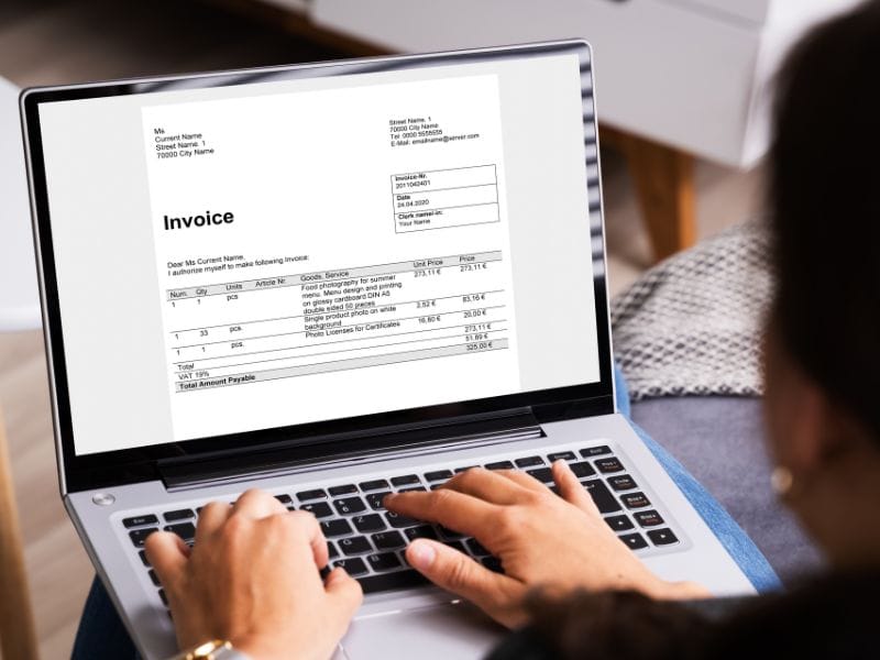 HOW AN INVOICE SHOULD LOOK LIKE ?