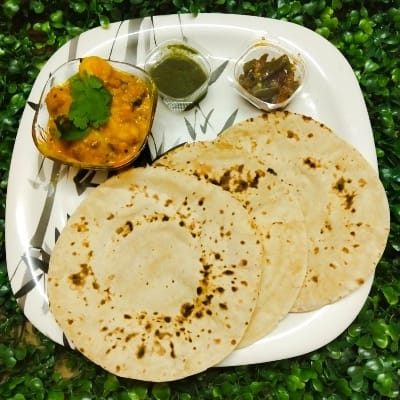 3 PC Roti With Sabji Achar