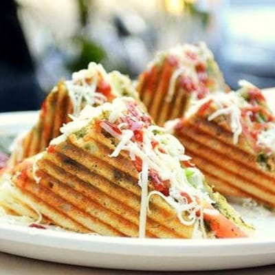 Veg Cheese sandwich 2 pc