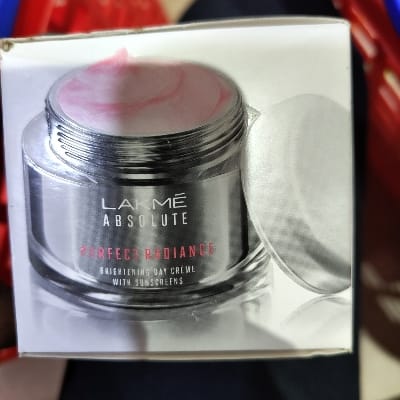 LAKME ABSOLUTE