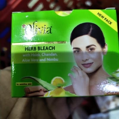 OLIVIA BLEACH