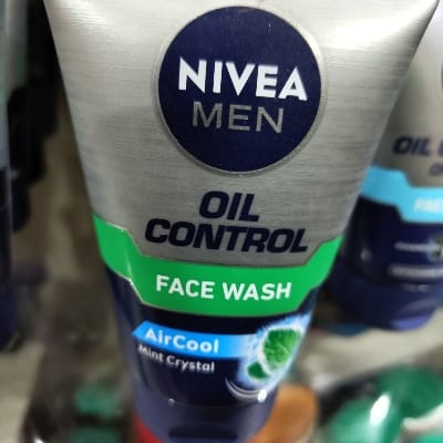 NIVEA OIL CONTROL