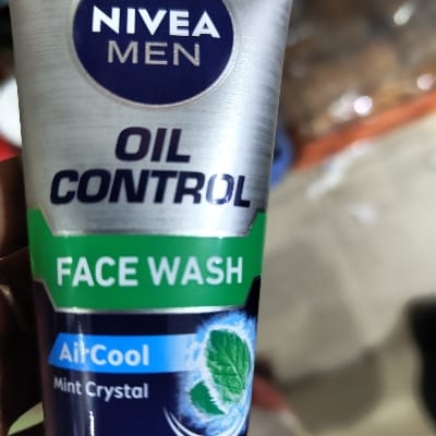NIVEA OIL CONTROL