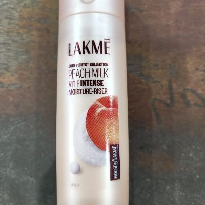 LAKME PEACH MILK