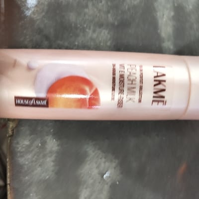 LAKME PEACH MILK