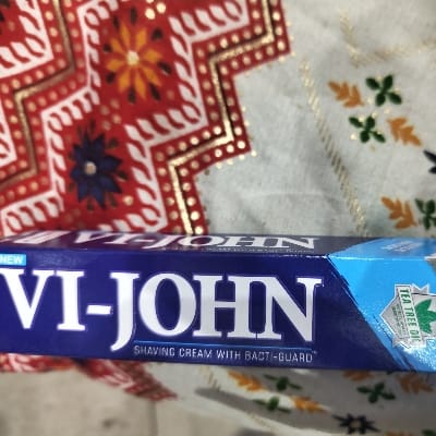 VI- JOHN CREAM