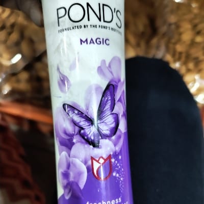 POND'S POWDER