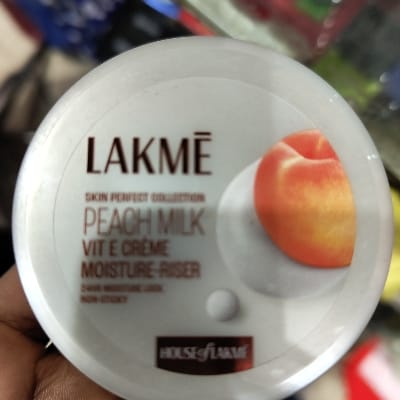 LAKME PEACHMILK