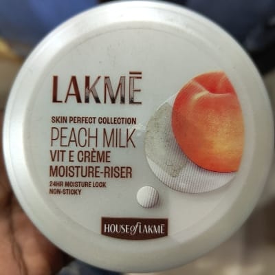 LAKME PEACH MILK