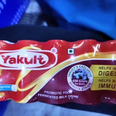 YAKULT