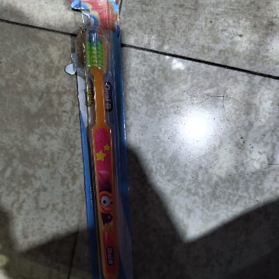 ORAL-B BRUSH