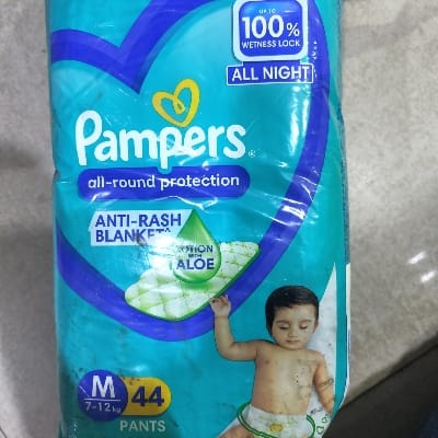 PAMPERS M