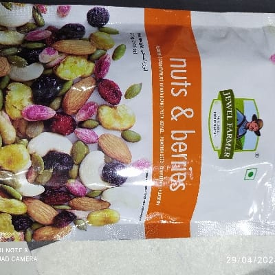 Nuts beeries