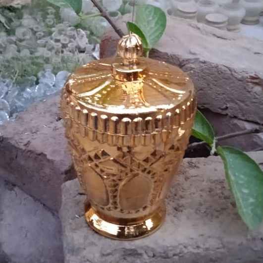 gold container showpiece