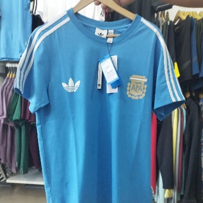 Adidas t shirt