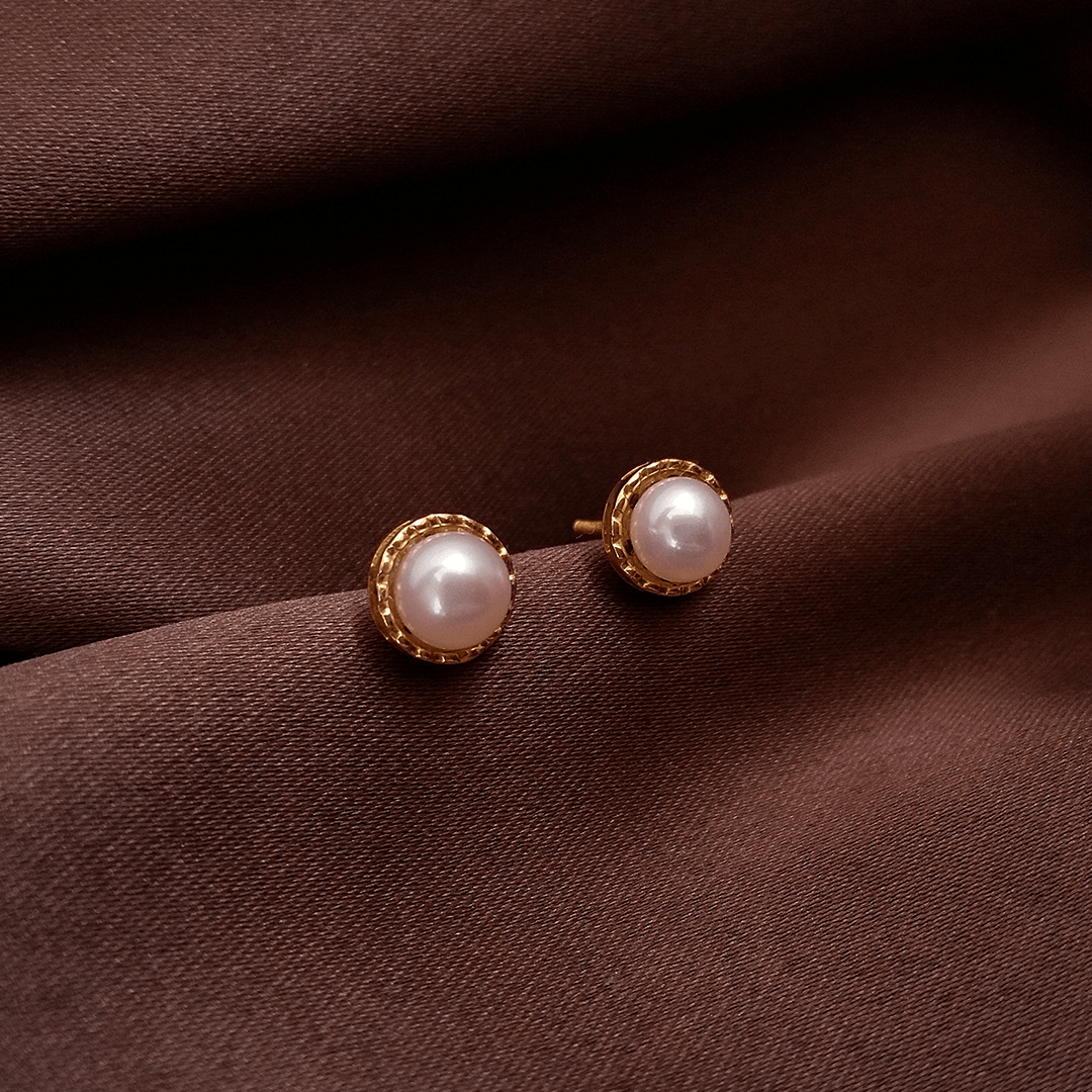 Gold Earrings with Pearls