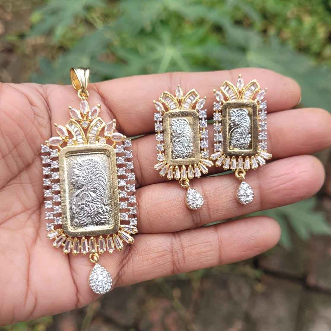 Diamond Pendant Set