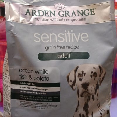 Arden grange sensitive 2kg adult