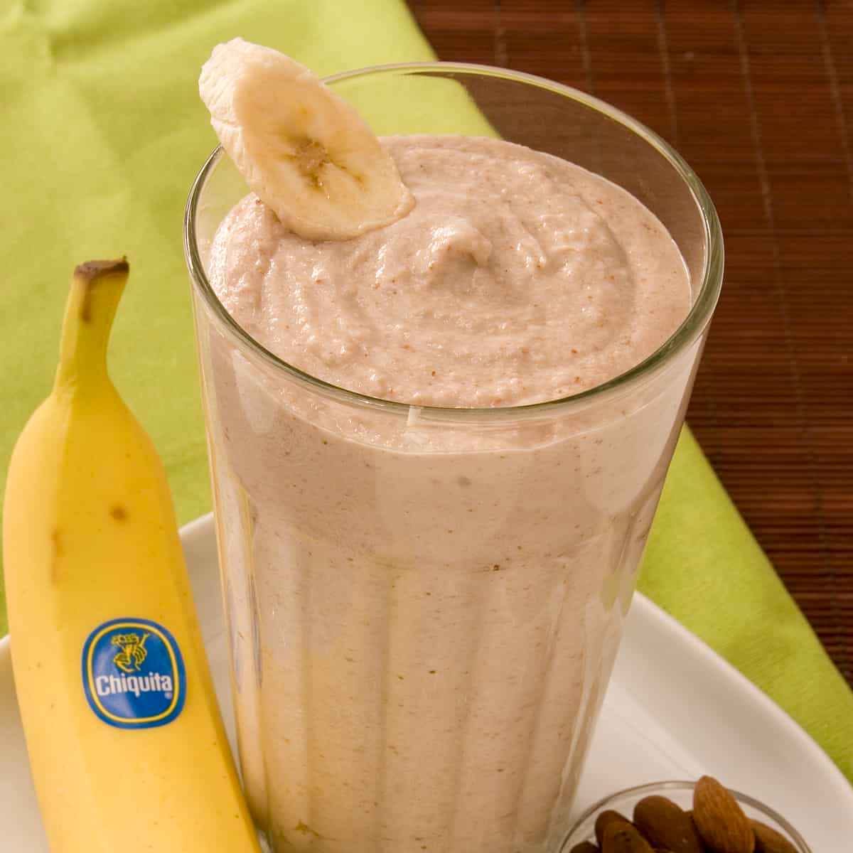 BANANA OATS SHAKE