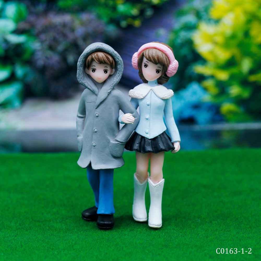 Miniature Model Couple Set Grey & Blue C0163-1 To 2 C0163-1-2
