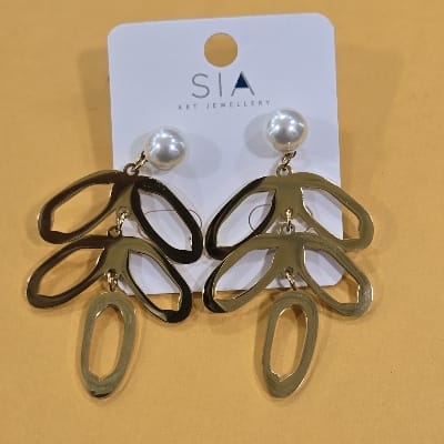 GOLDEN PEARL EARRING