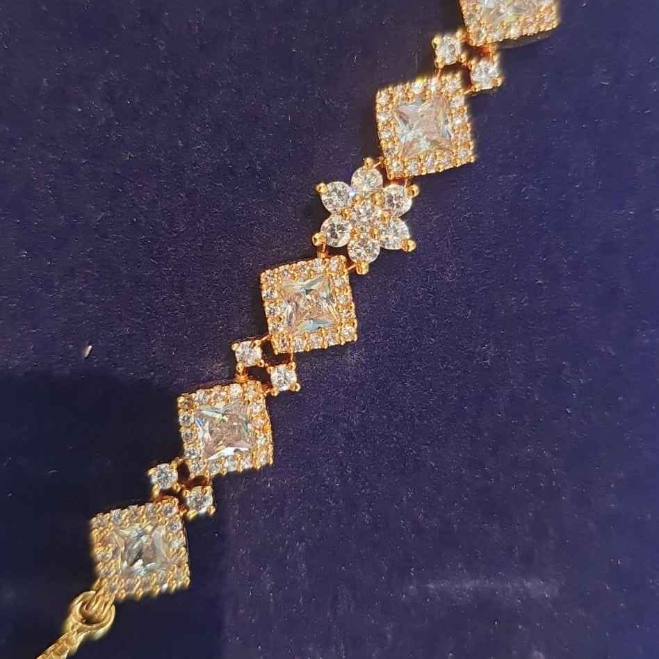 AD Bracelet 690