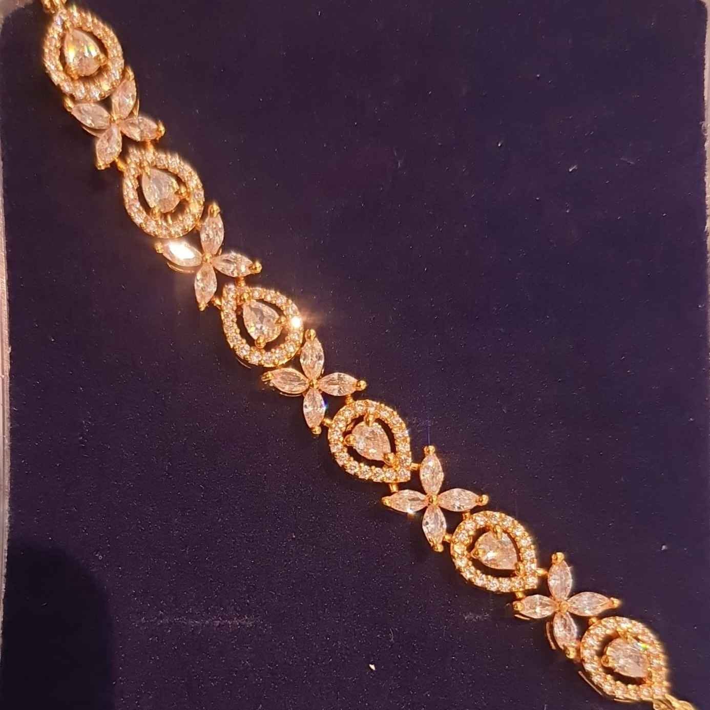 AD Bracelet 850
