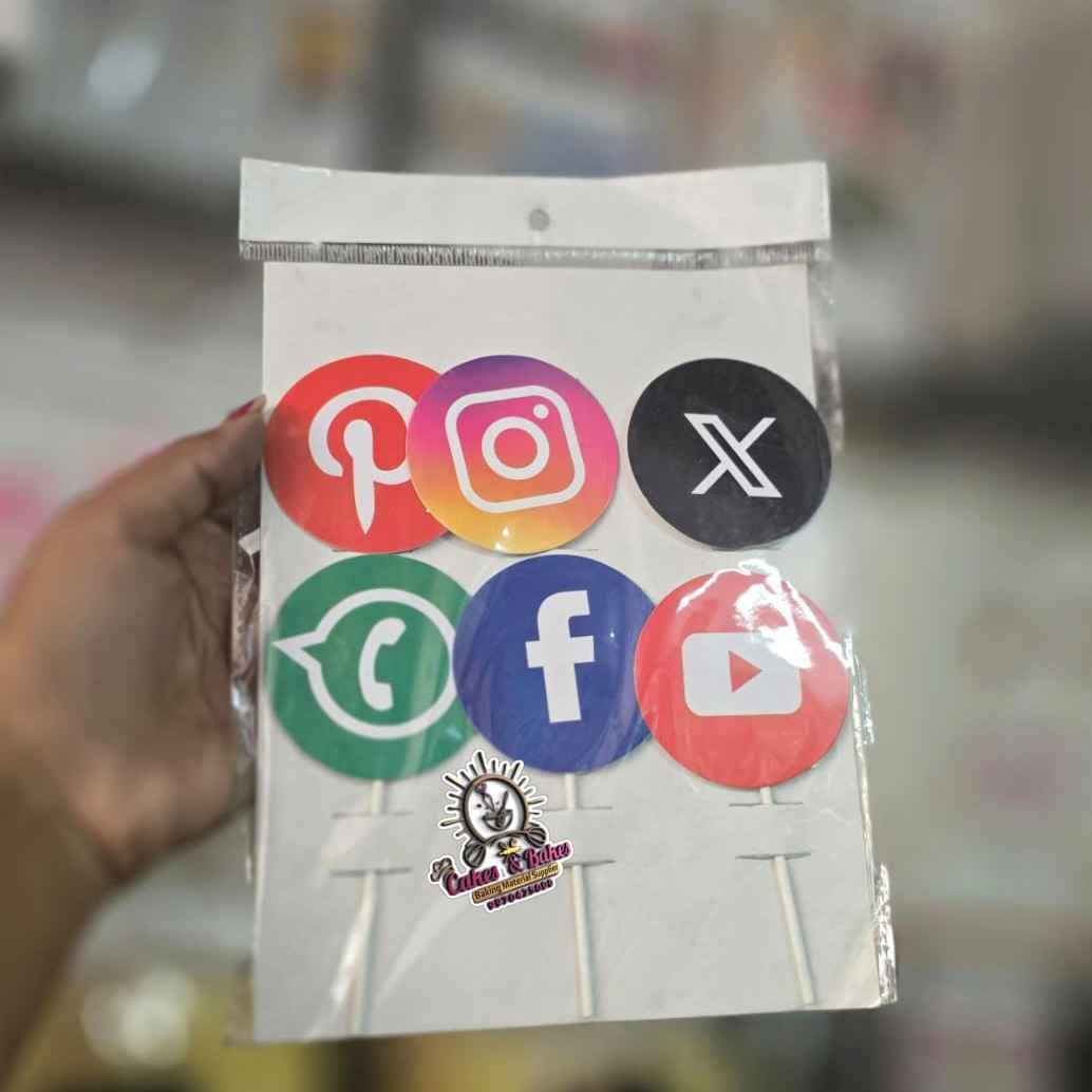 Social Media Theme Topper
