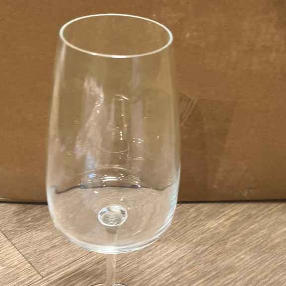 WINE GLASS B