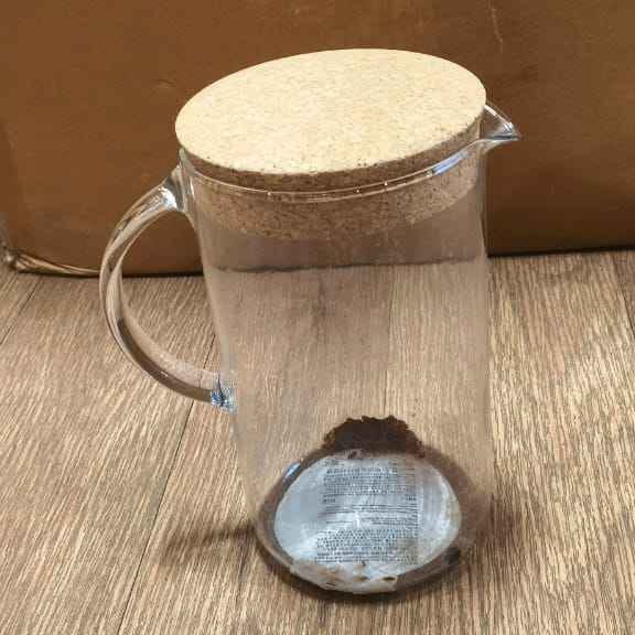 GLASS JUG WITH LID