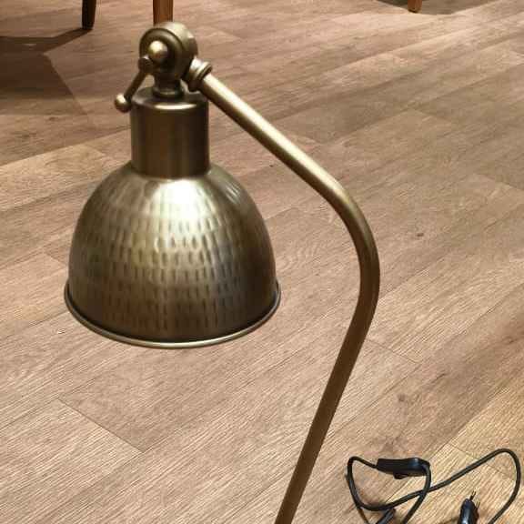 ANTIQUE LIGHT STAND