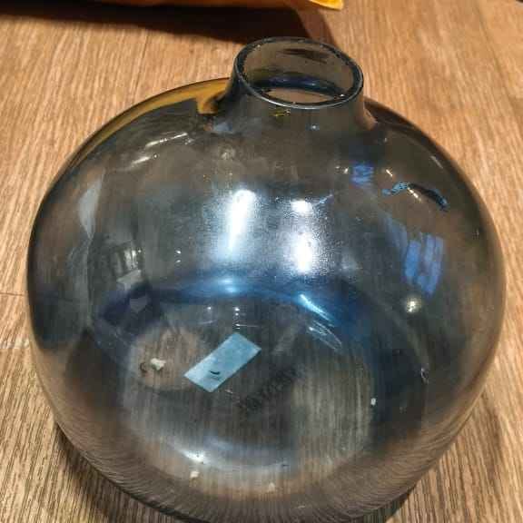 ROUND VASE