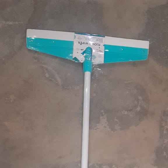Divine wiper 21"