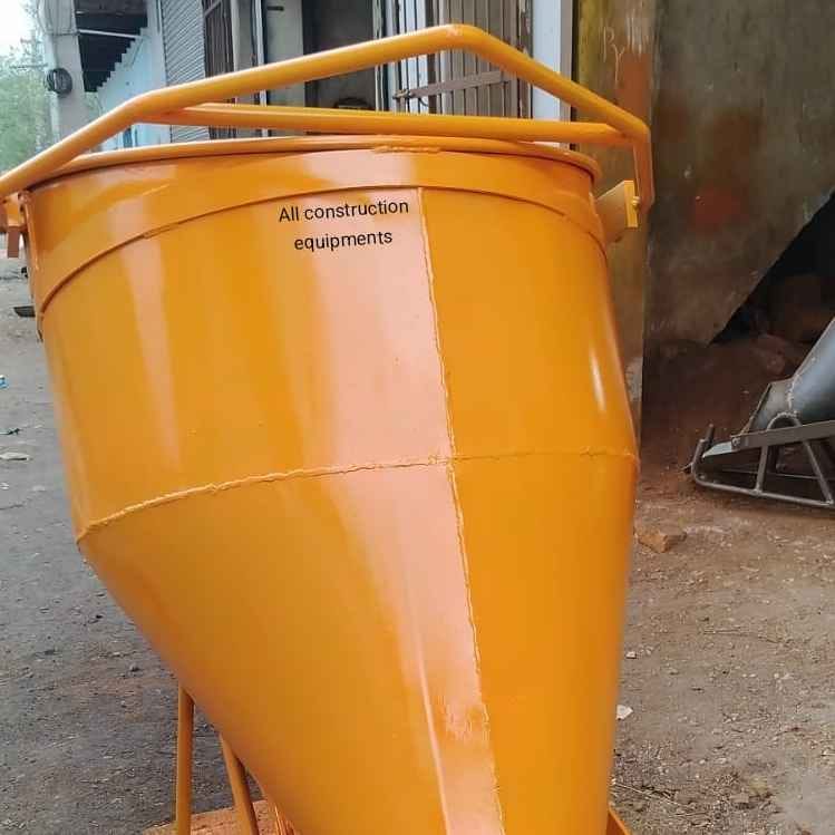 CONCRET BUCKET.5CUBIC BANANA TYPE