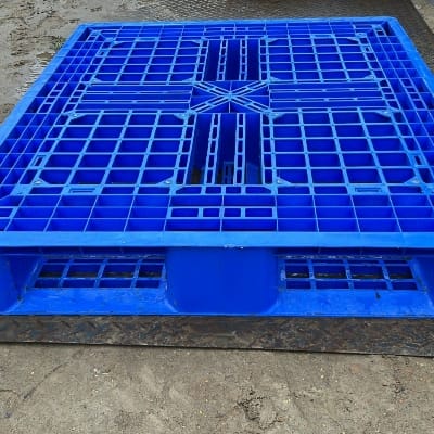 PLASTIC PALLET