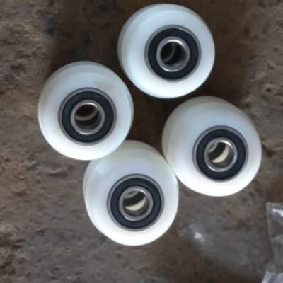 SMALL WHEEL NYLON WITH BEARING