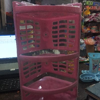 Corner rack paras