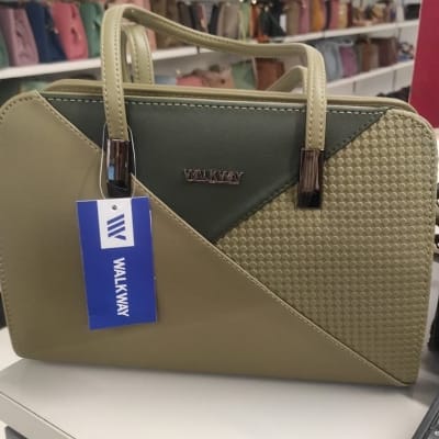 WOMEN HAND BAG (EMBOSSED PACH)