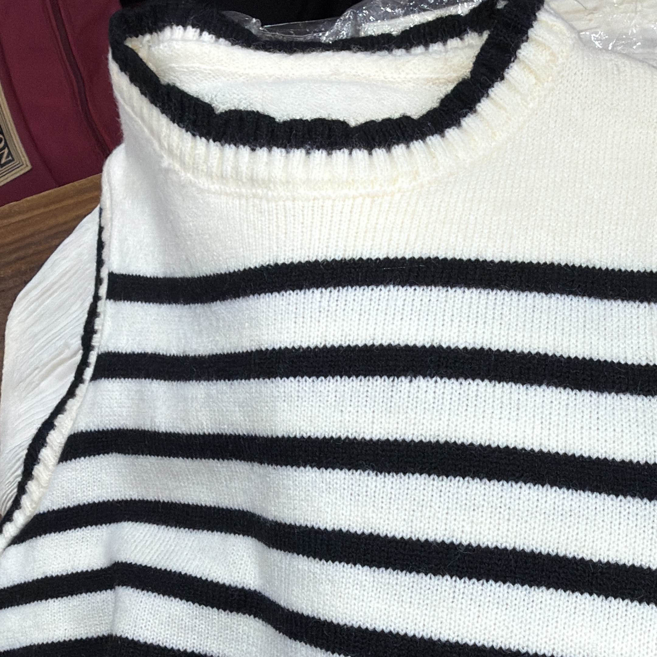 black & white line top