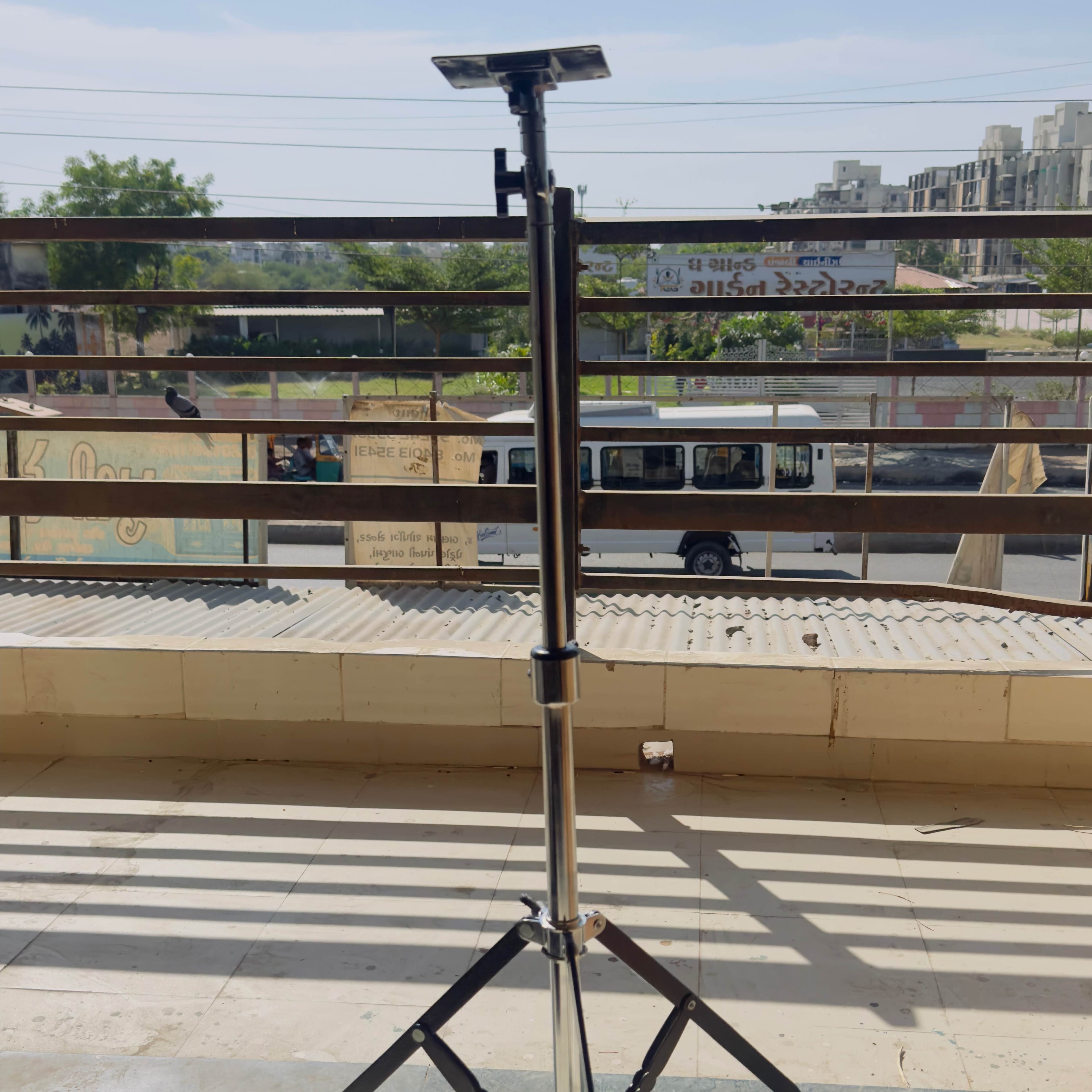 STANDZO IRON STAND