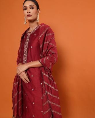 Women Embroidered Straight Kurta with Dupatta & Slip